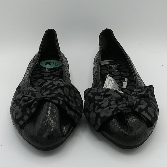 COCO Jumbo Black Snake Skin Pointed Toe Flat Shoe - Picture 2 of 12